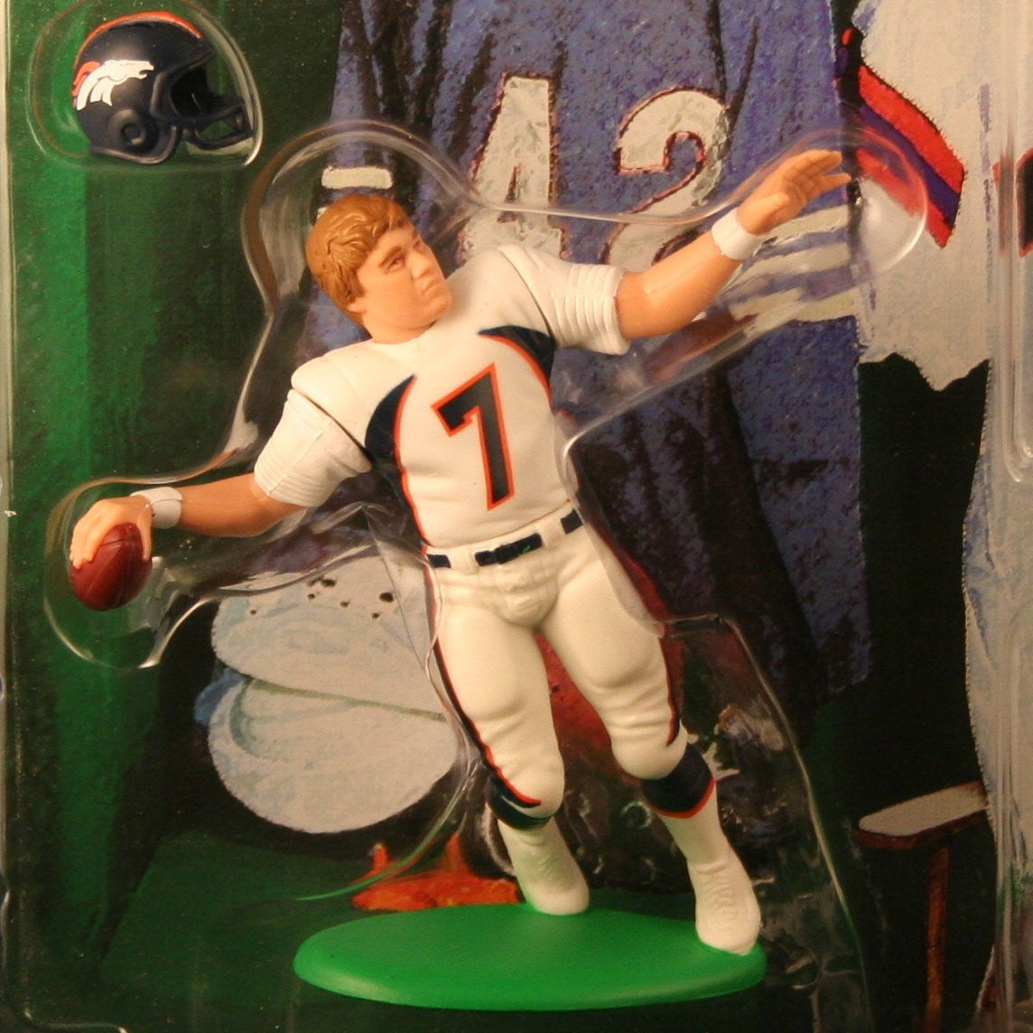 JOHN ELWAY / DENVER BRONCOS & DAN MARINO / MIAMI DOLPHINS 1998 NFL Classic Doubles * Winning Pairs * Starting Lineup Action Figures & Exclusive Collector Trading Cards