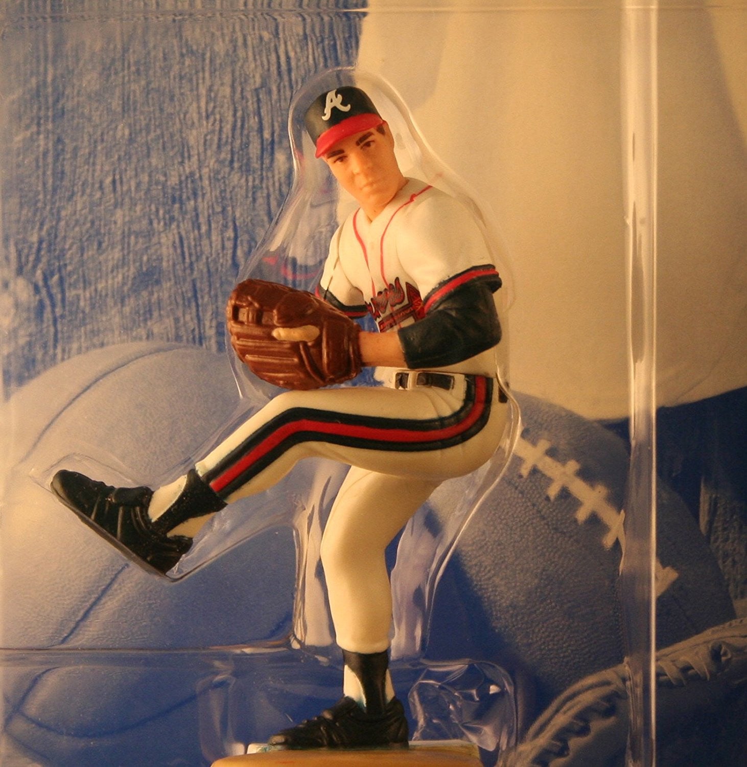 GREG MADDUX / ATLANTA BRAVES & CY YOUNG / BOSTON RED SOX 1997 MLB Classic Doubles * Winning Pairs Series * Starting Lineup Action Figures & 2 Exclusive Collector Trading Cards